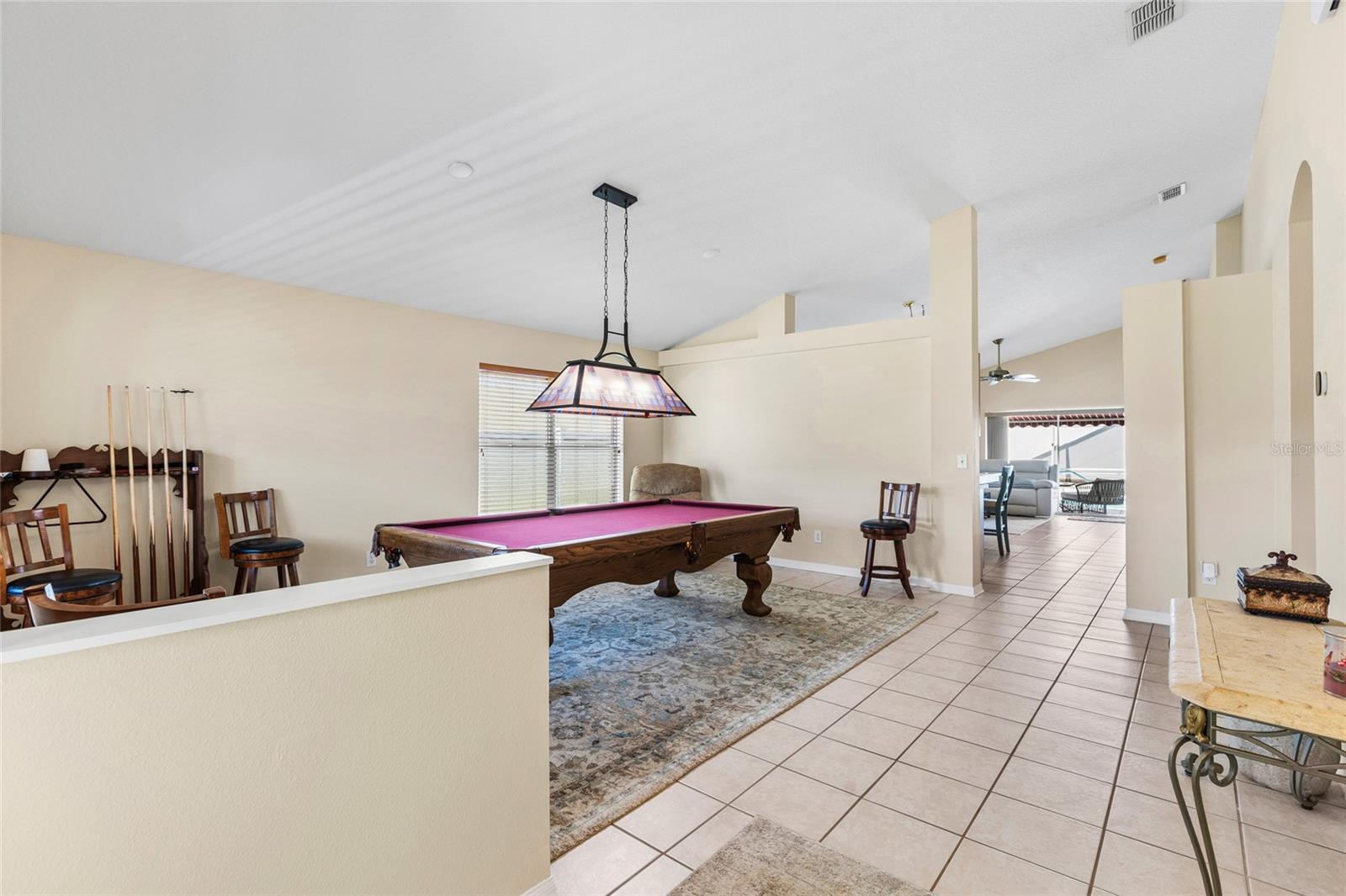 1674 MEADOW OAK LANE