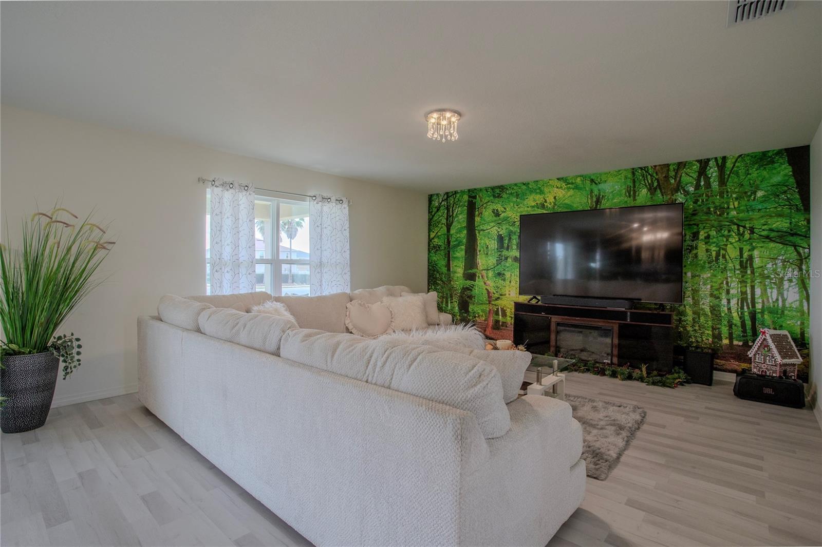 LAKE LUCERNE PH 5 - Residential