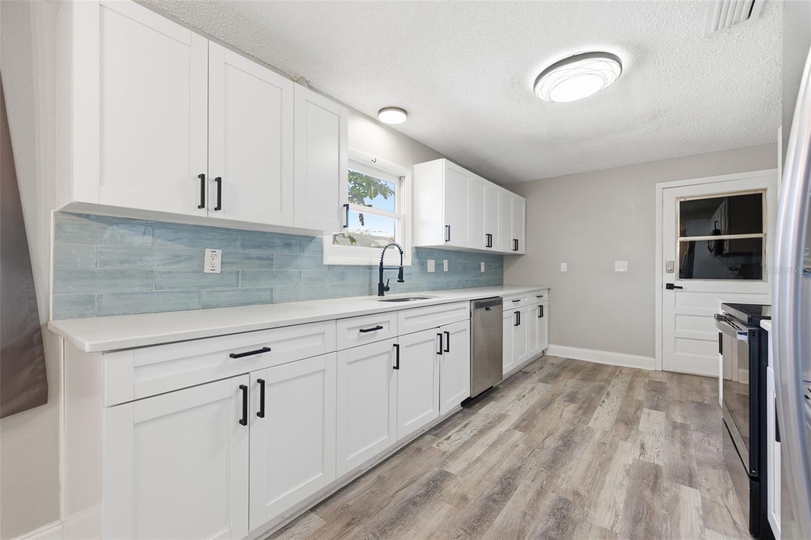 CRESTVIEW ESTATES - Residential