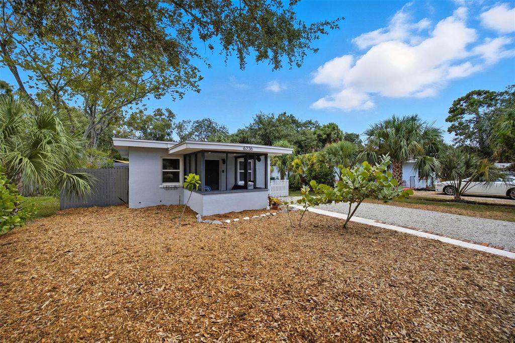 Photo of 6236 S Martindale Avenue, Tampa, FL 33611 (MLS # TB8434499)
