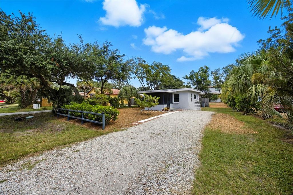 Photo of 6236 S Martindale Avenue, Tampa, FL 33611 (MLS # TB8434499)