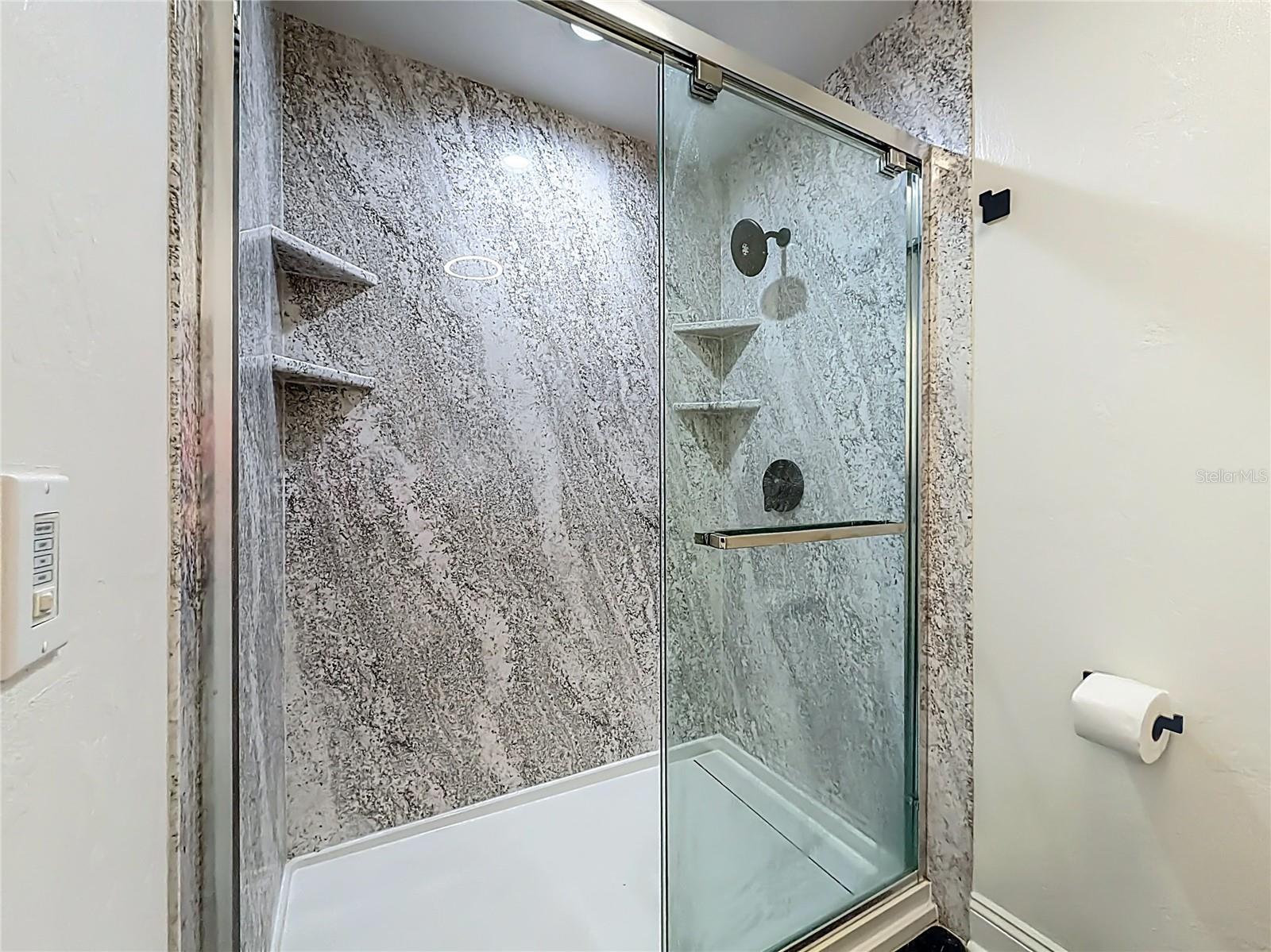 ORANGE LAKE SHORES ADD 01 - Residential