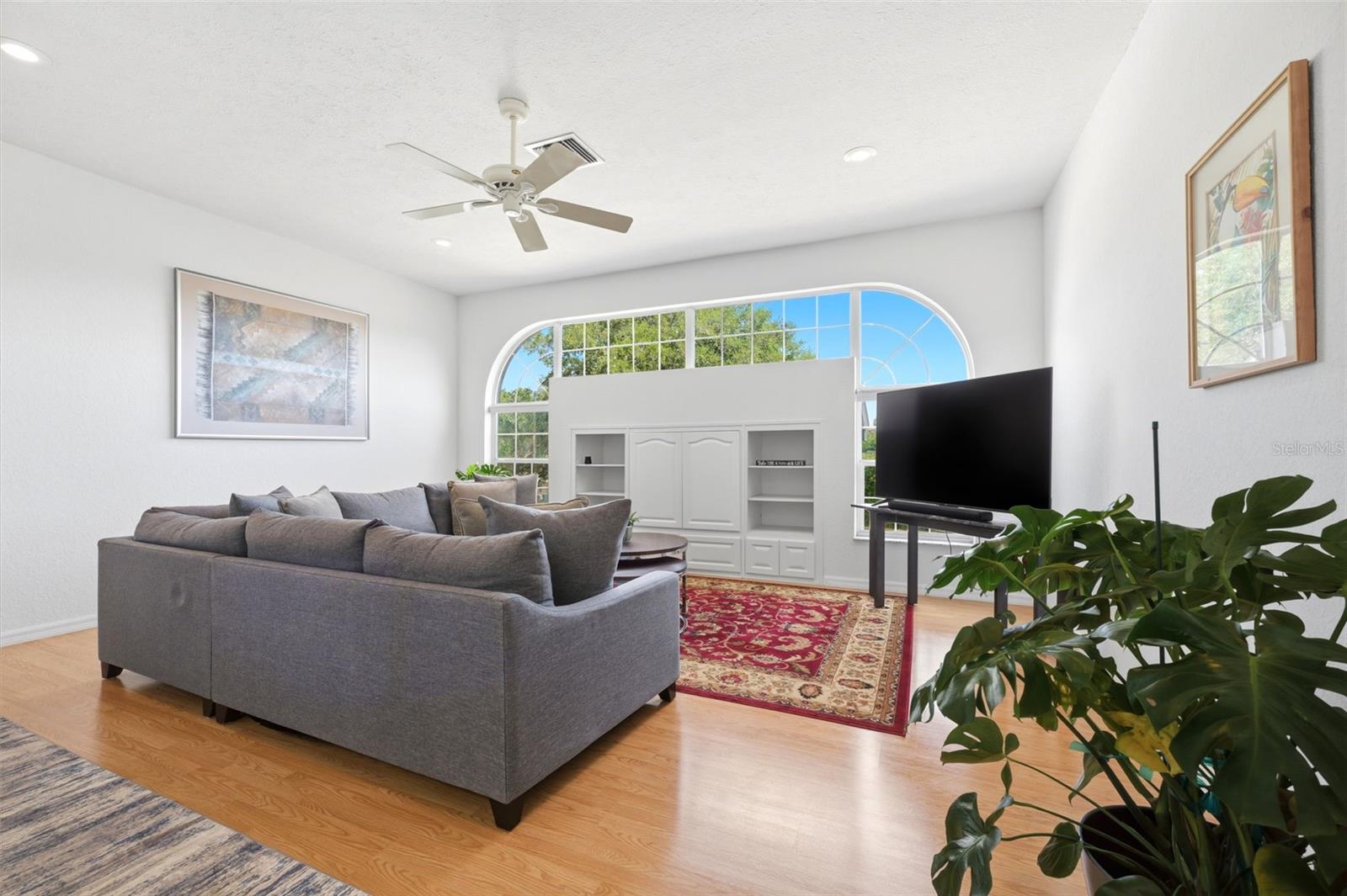 OAKS THE - Residential