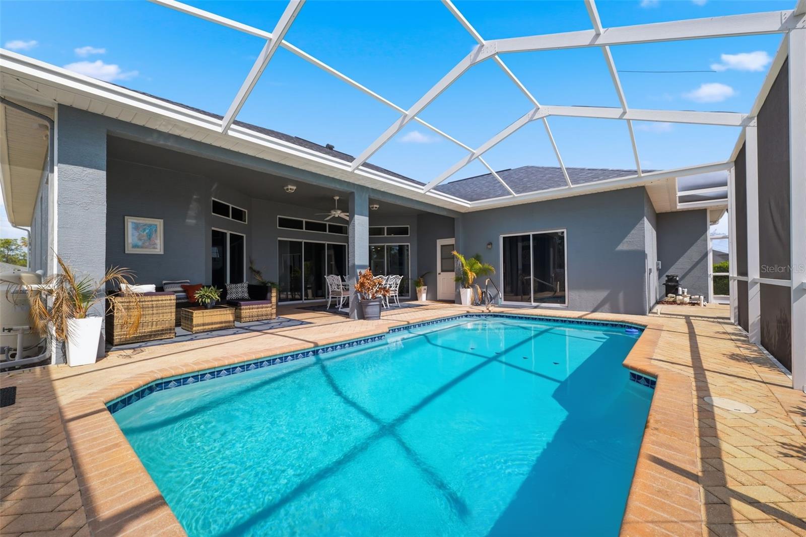 OAKS THE - Residential