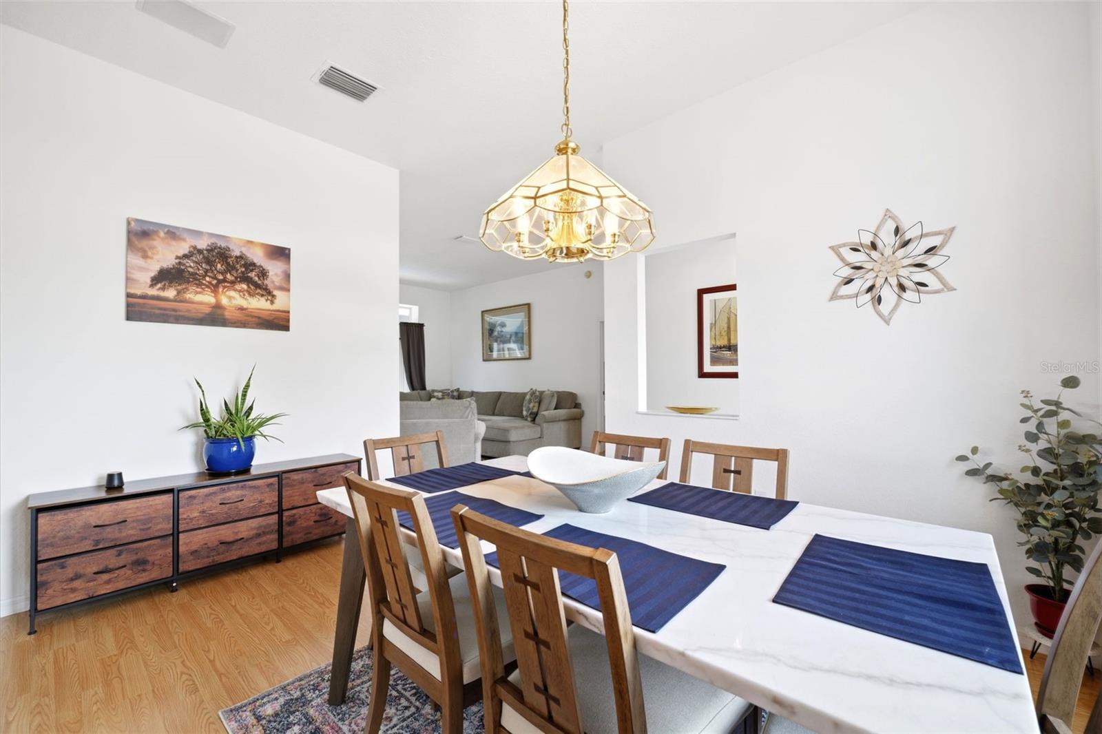OAKS THE - Residential