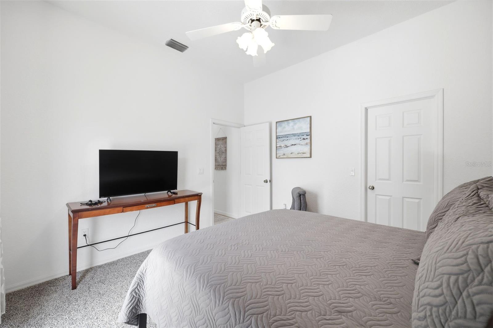 OAKS THE - Residential