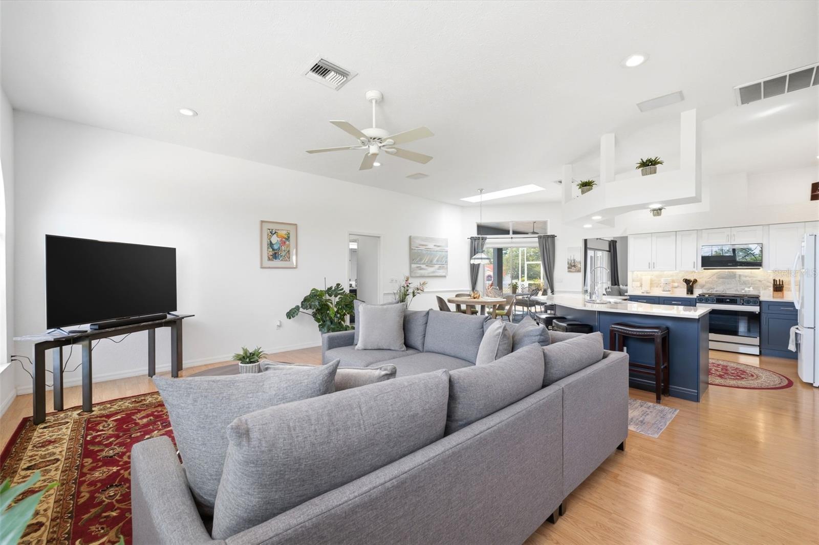OAKS THE - Residential