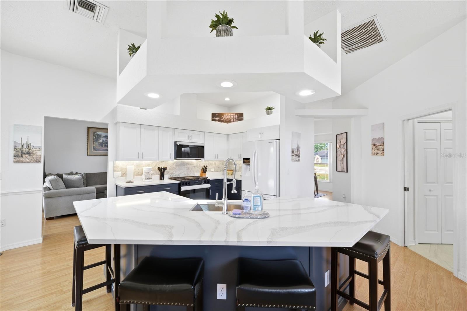 OAKS THE - Residential