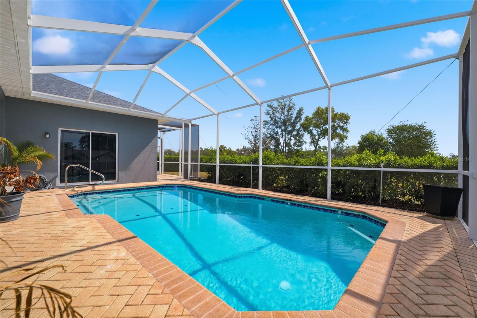 OAKS THE - Residential