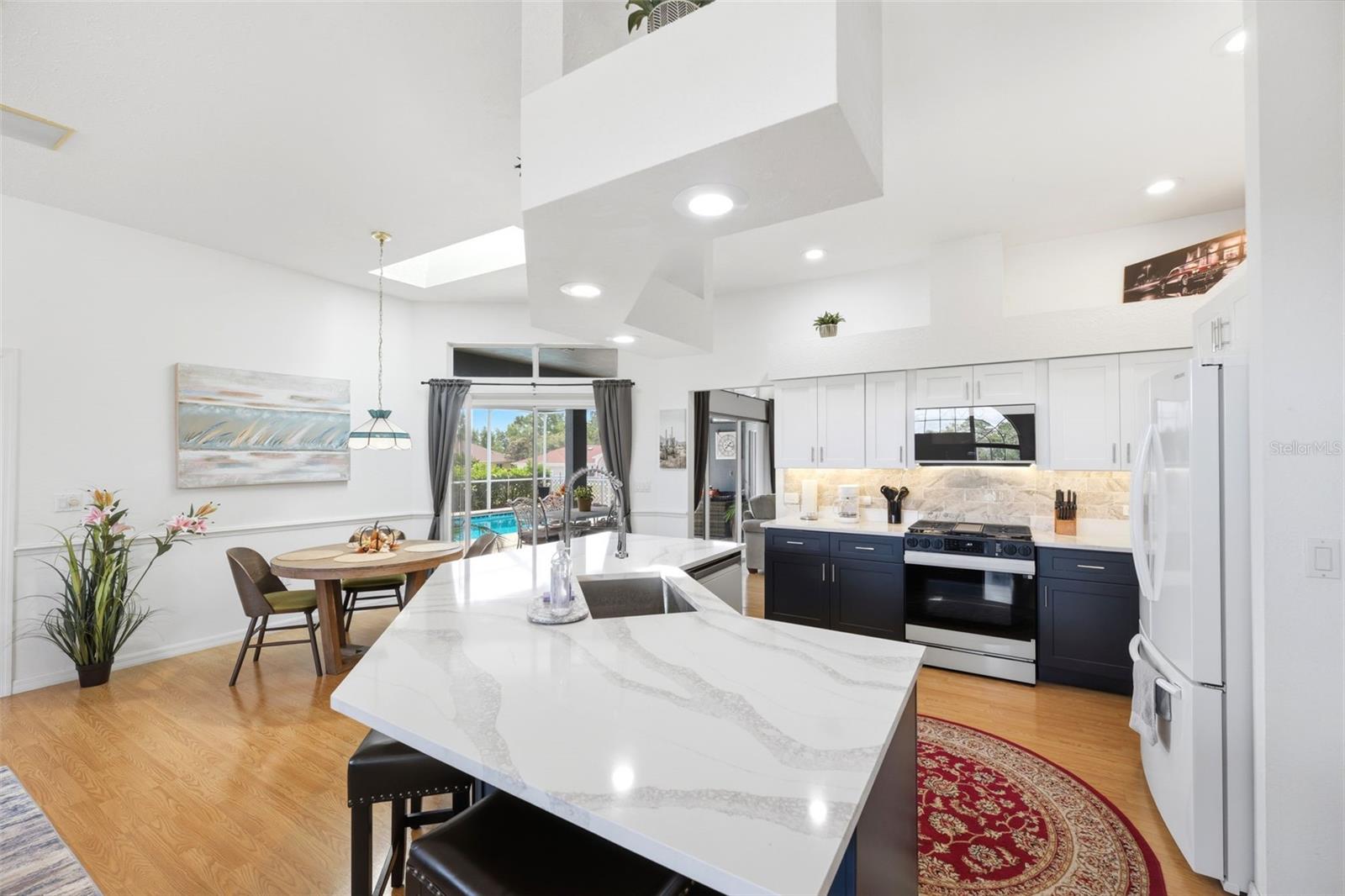 OAKS THE - Residential