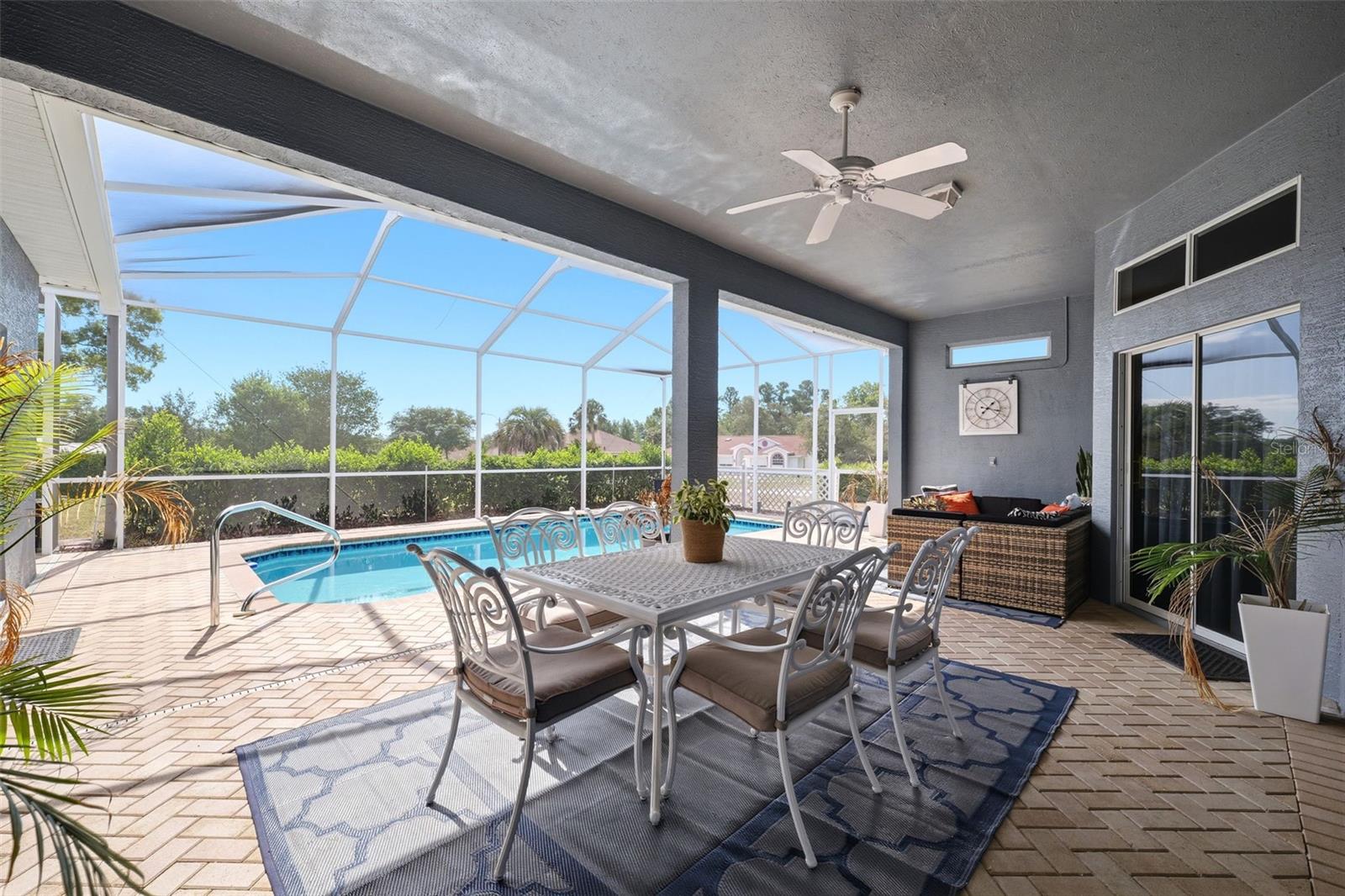 OAKS THE - Residential