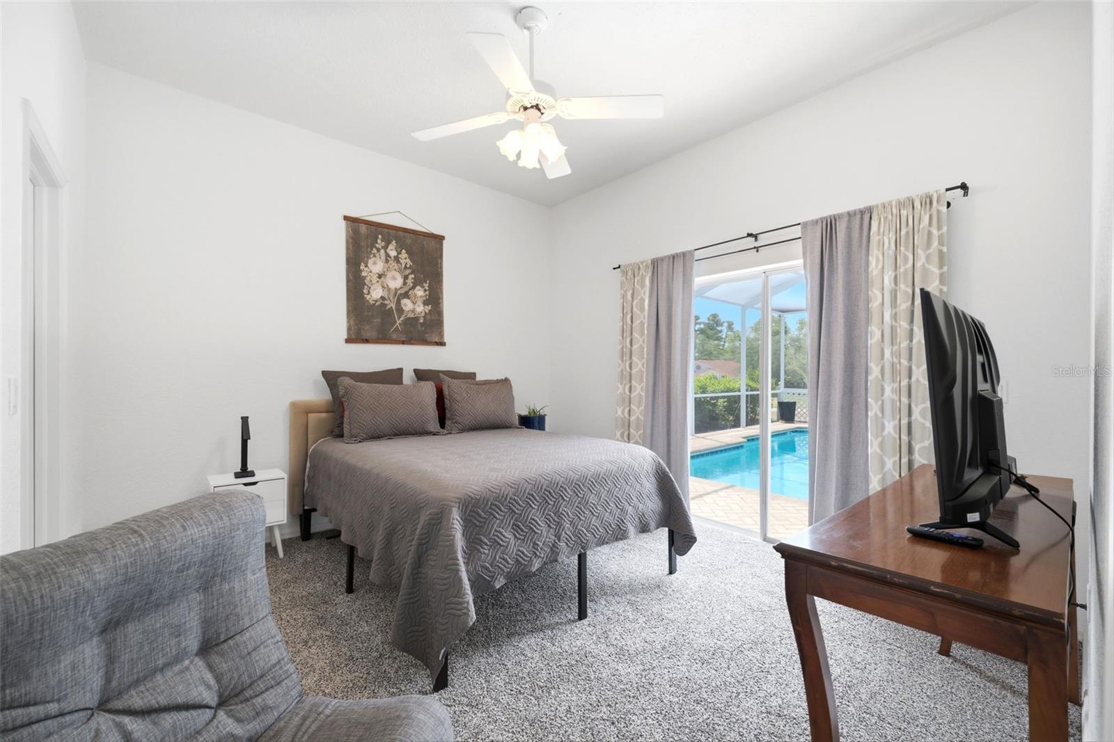 OAKS THE - Residential