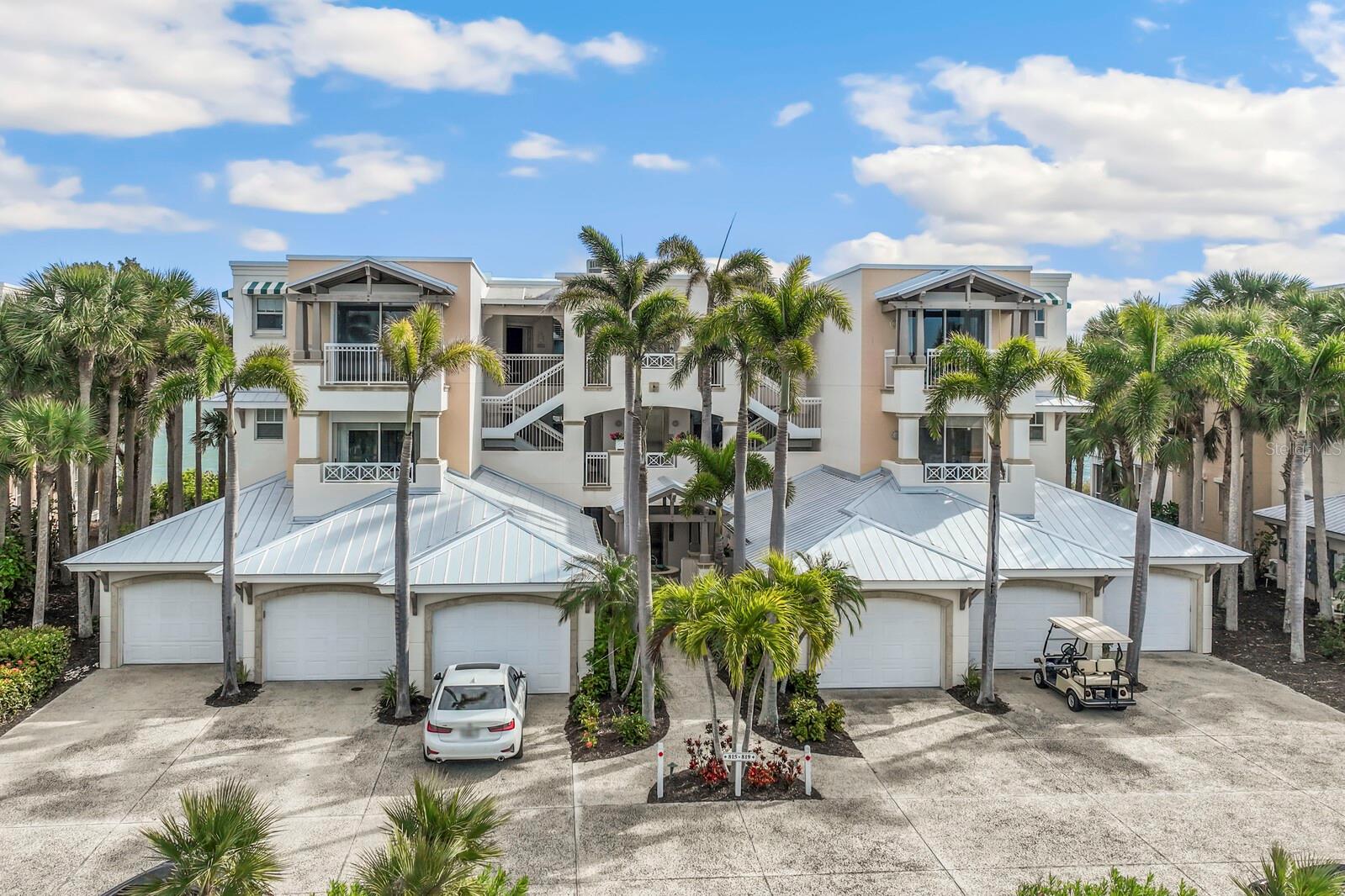 819 HARBORSHORE DRIVE 1B