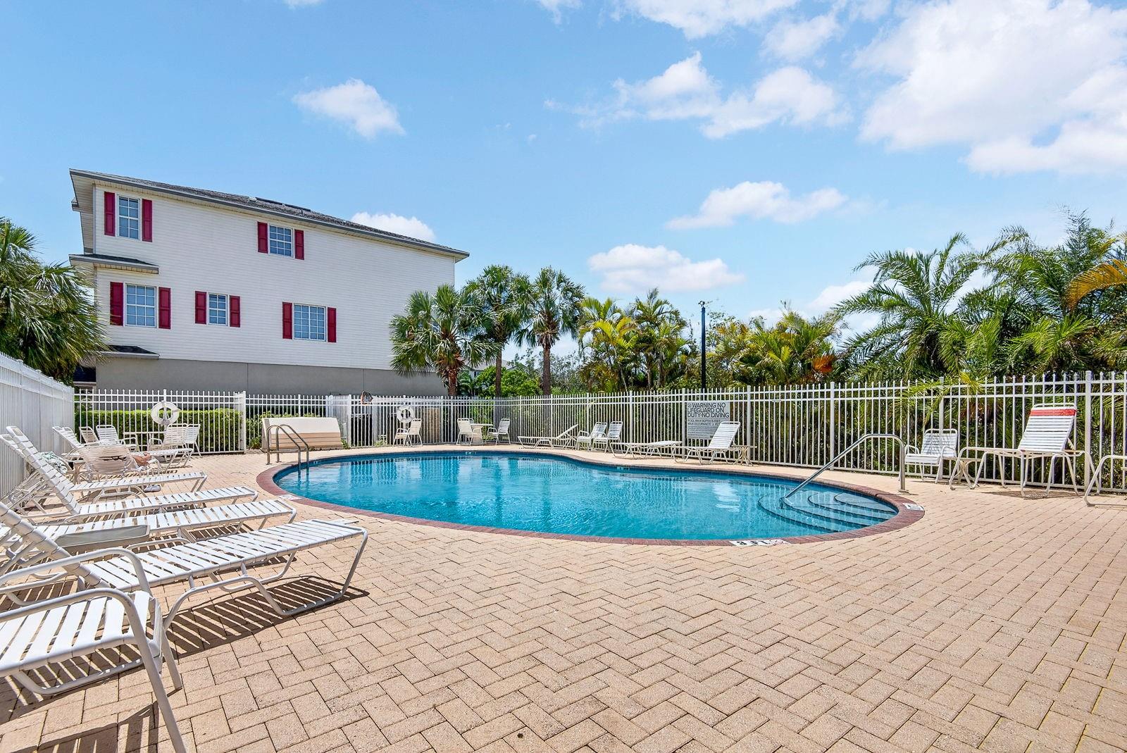 RIVERBAY TWNHMS PH TWO - Residential