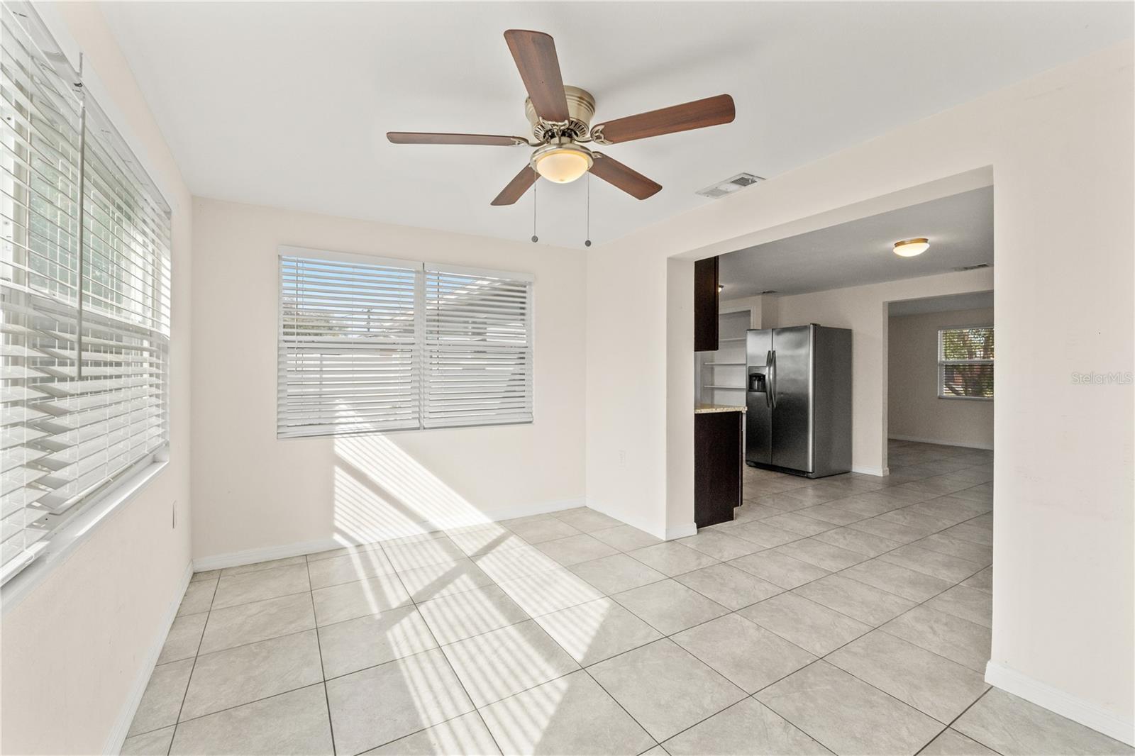 COLONIAL MANOR - Residential