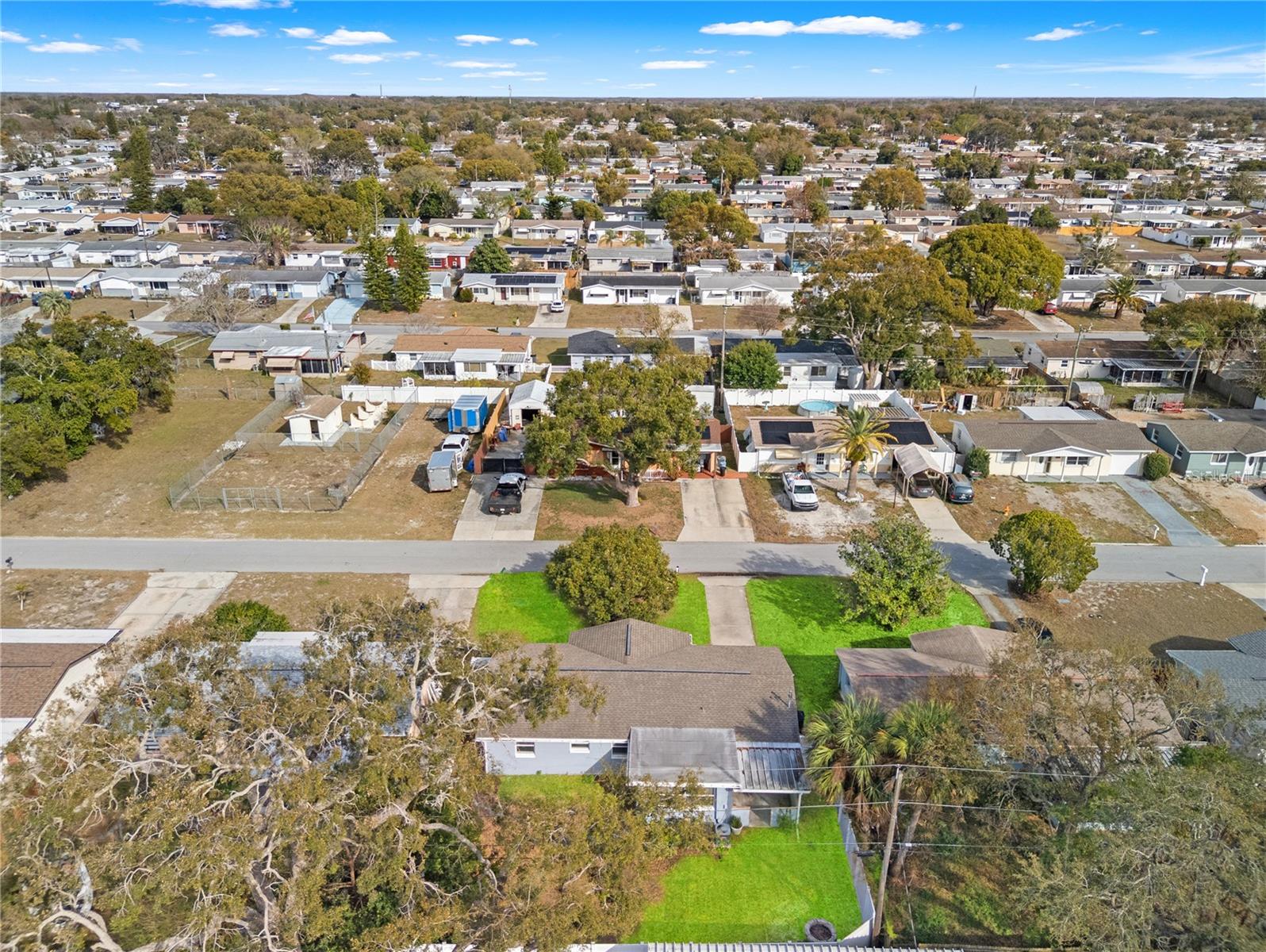 COLONIAL MANOR - Residential