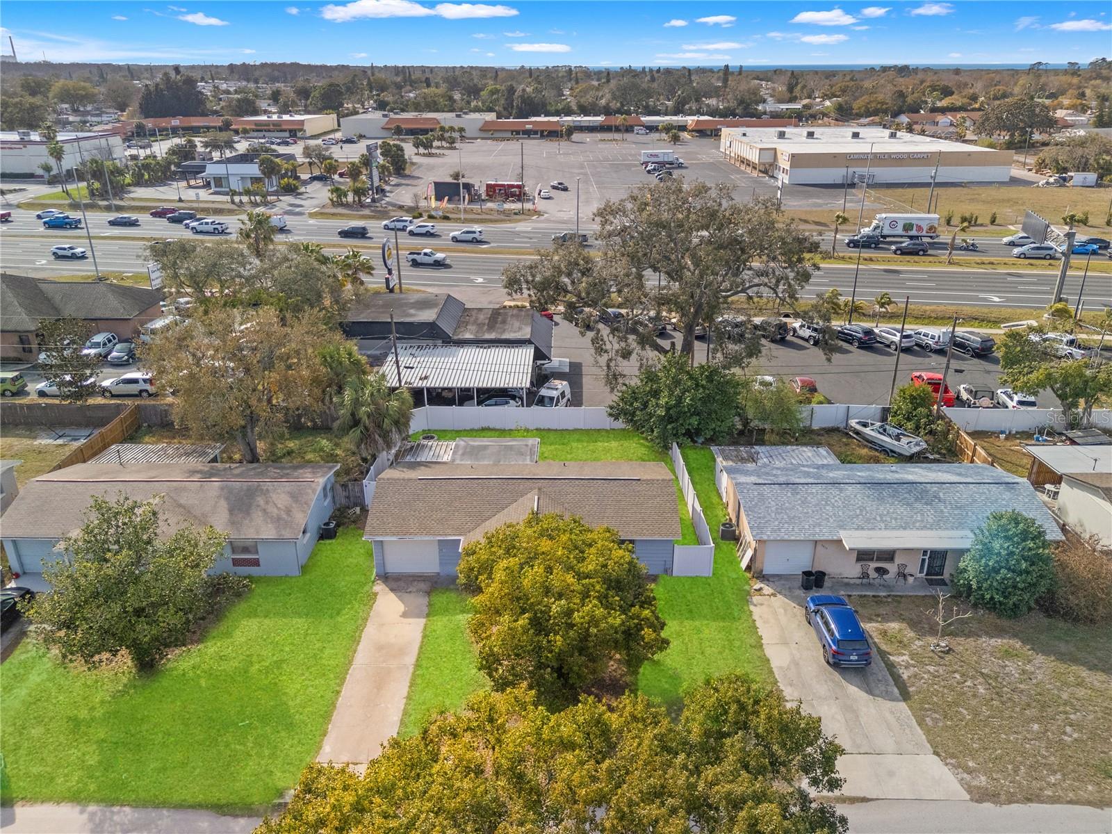 COLONIAL MANOR - Residential