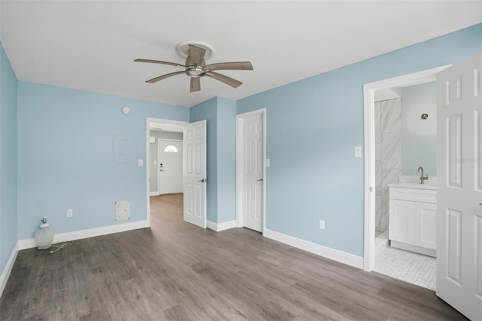 BAY ISLES CONDO - Residential