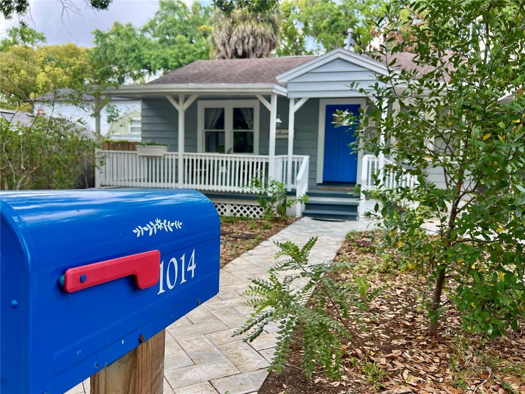 Photo of 1014 E Crawford Street, Tampa, FL 33604 (MLS # TB8490431)