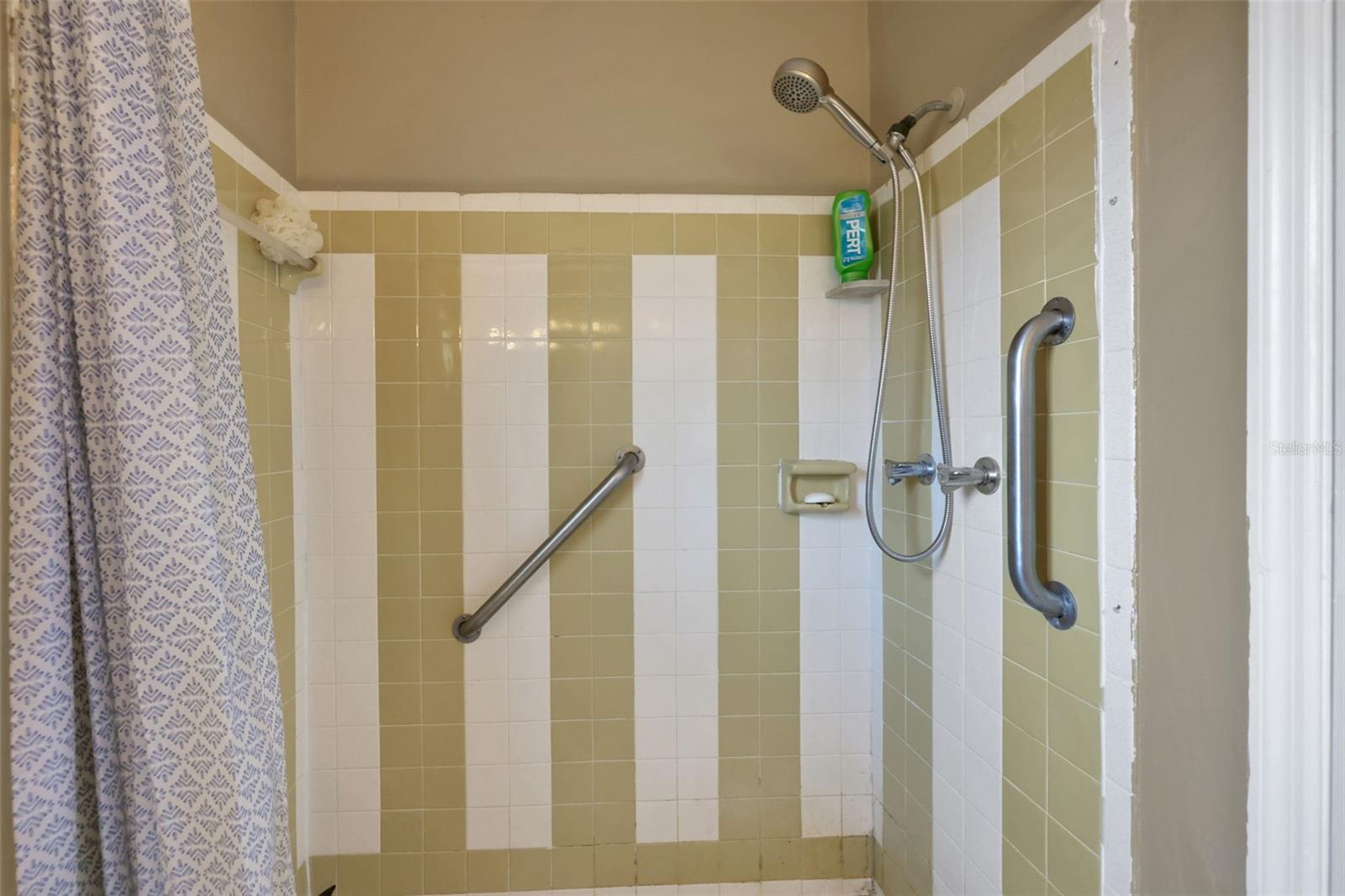 FIESTA HEIGHTS ADD 02 - Residential