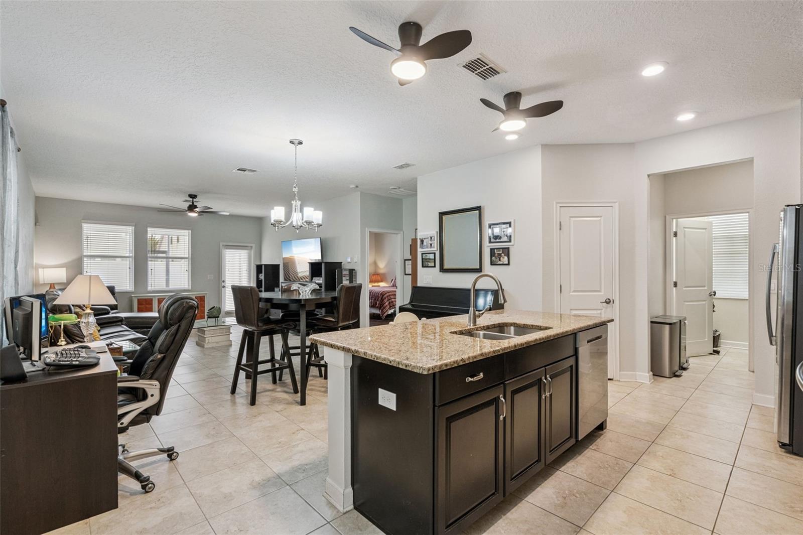 STOREY LAKE - Residential