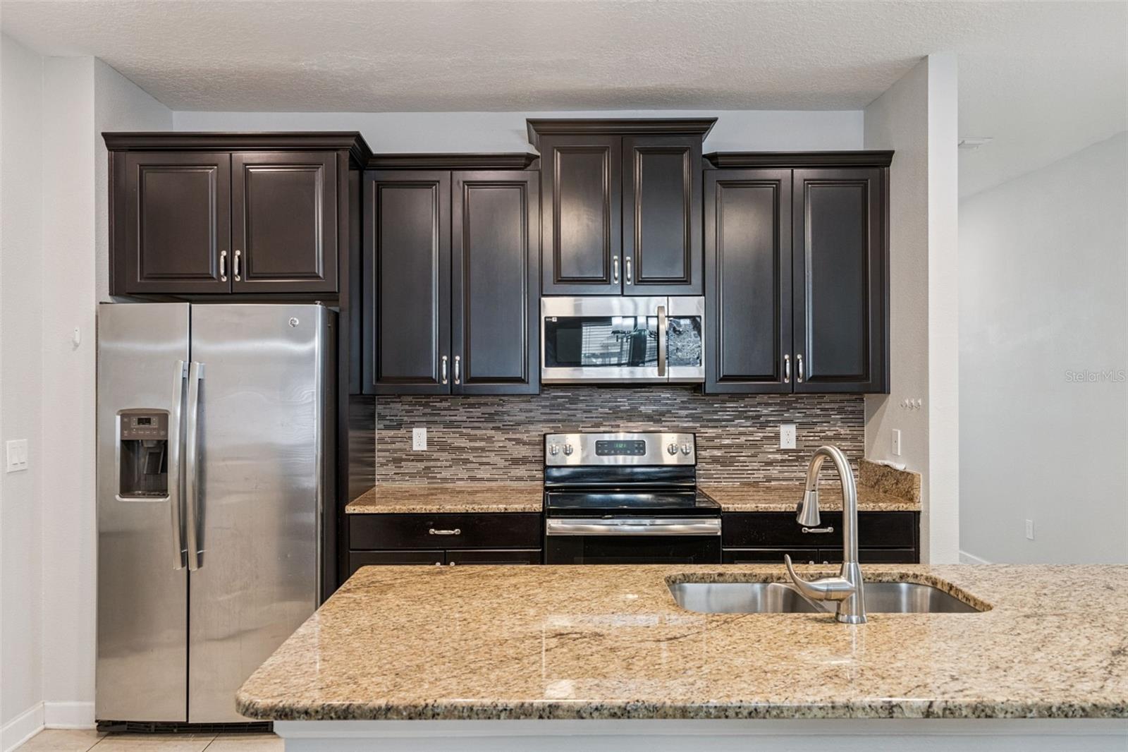 STOREY LAKE - Residential