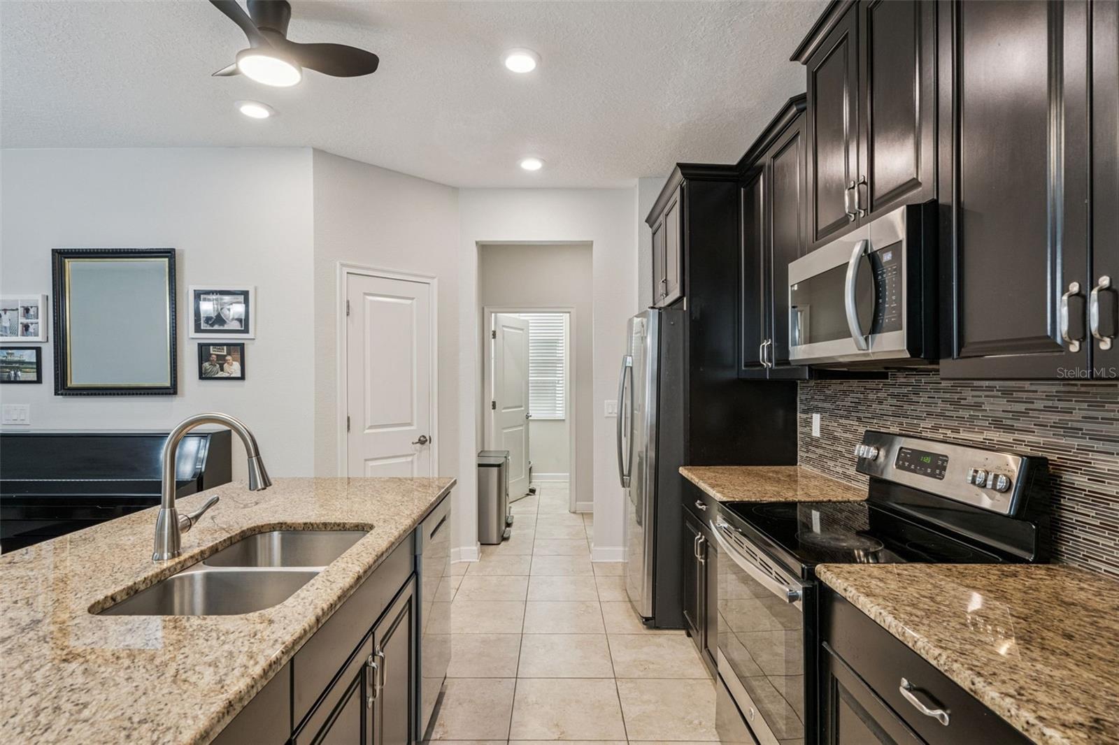 STOREY LAKE - Residential