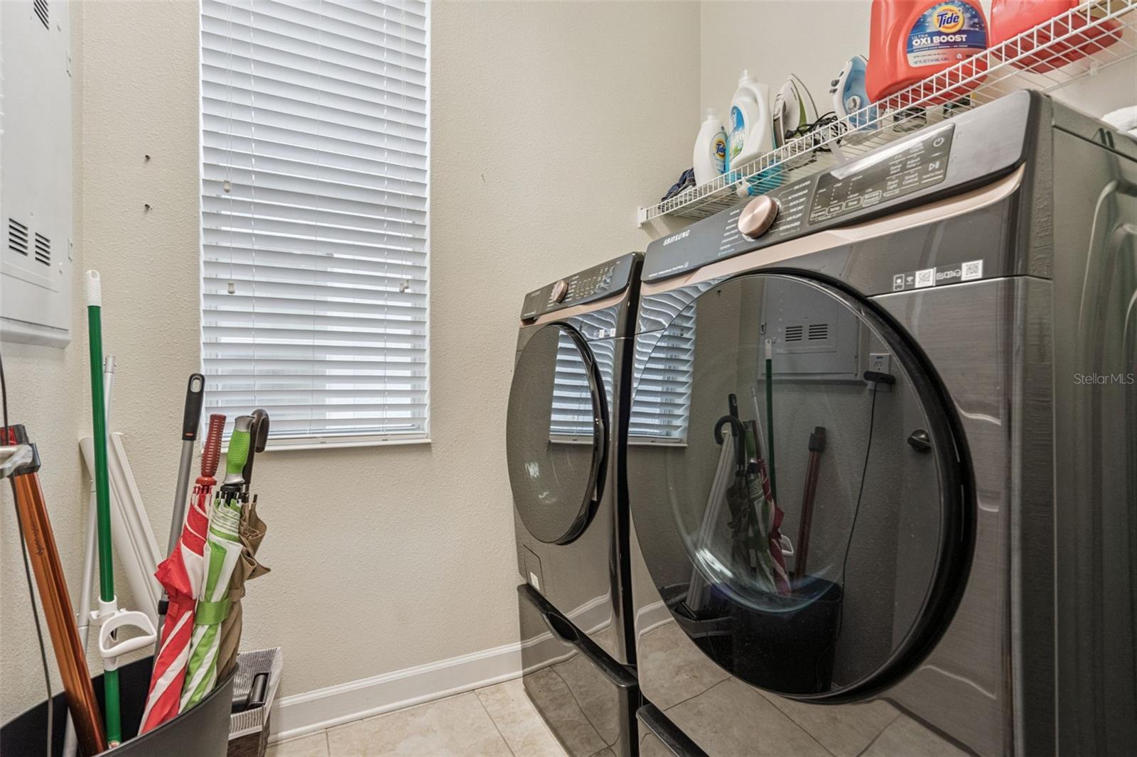 STOREY LAKE - Residential