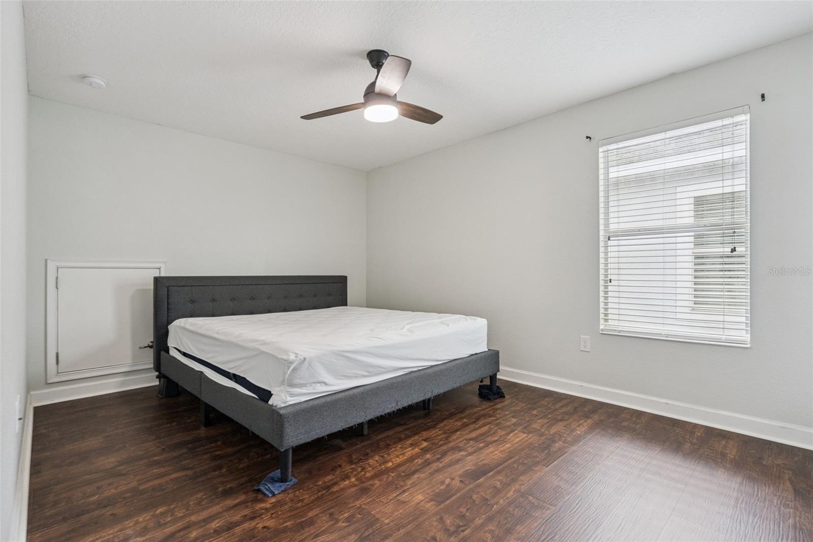 STOREY LAKE - Residential