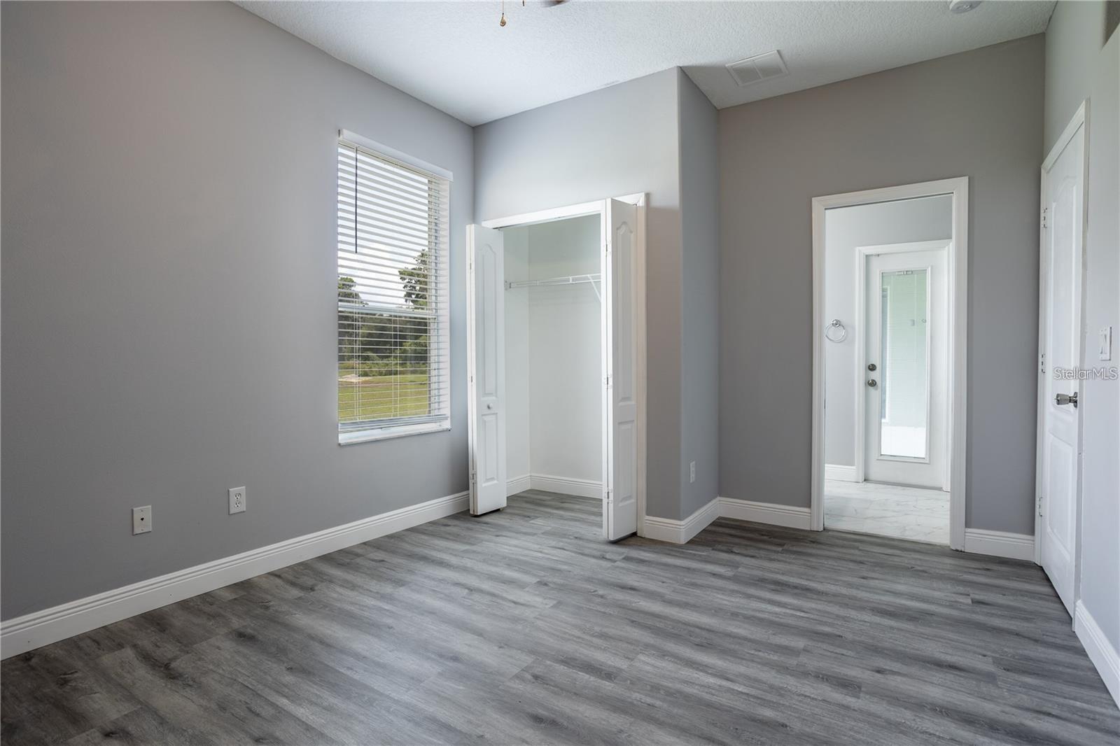 4946 LAZY OAKS WAY
