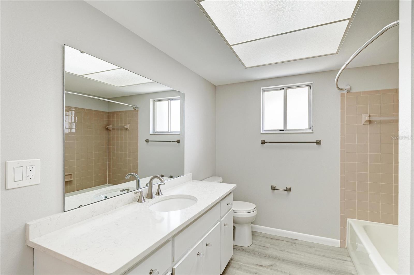 CIRCLE WOODS OF VENICE 1 - Residential