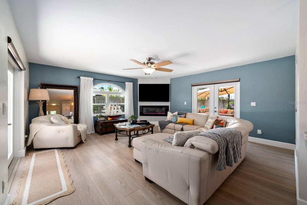 Photo of 1100 36th Avenue NE, St Petersburg, FL 33704 (MLS # TB8495604)