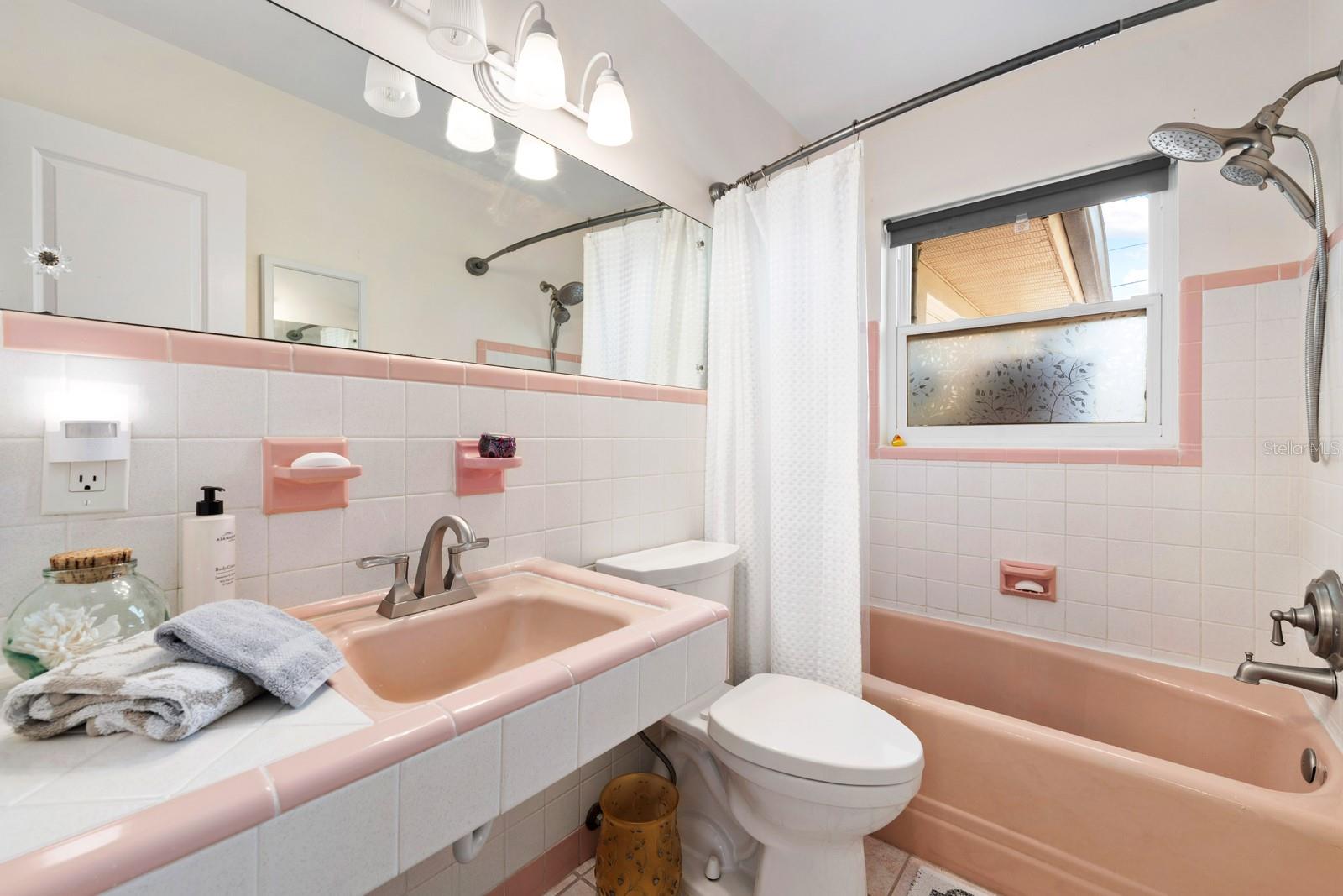 NORTH EAST PARK SHORES - Residential