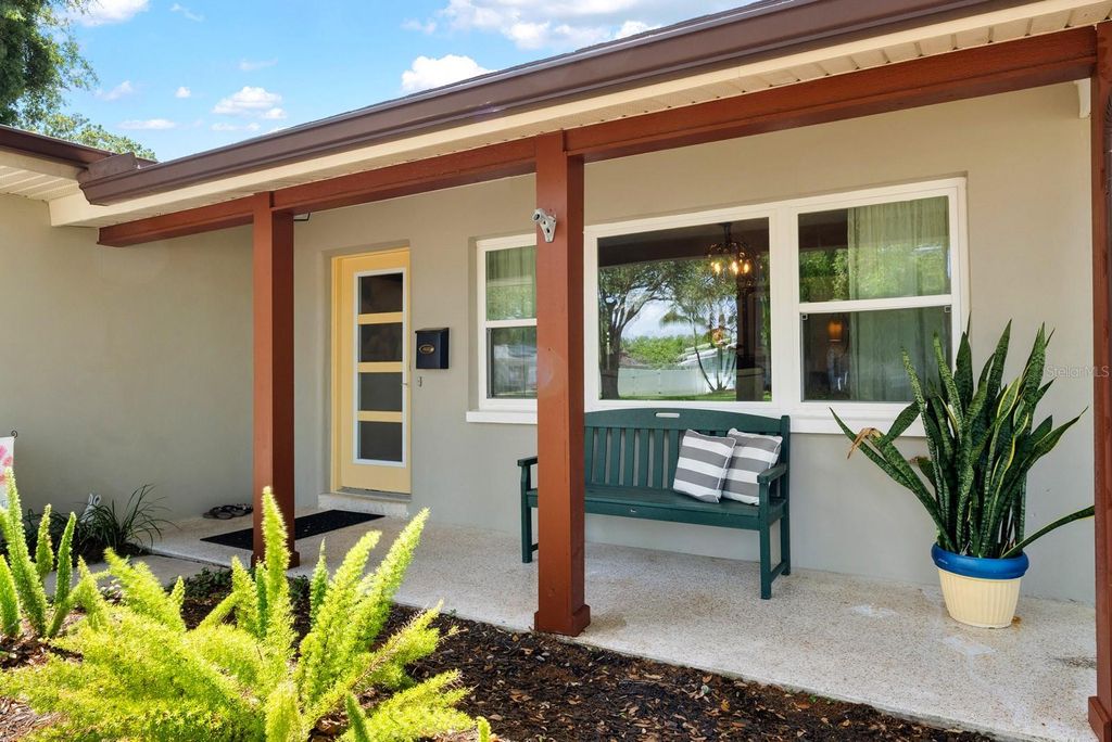 Photo of 1100 36th Avenue NE, St Petersburg, FL 33704 (MLS # TB8495604)