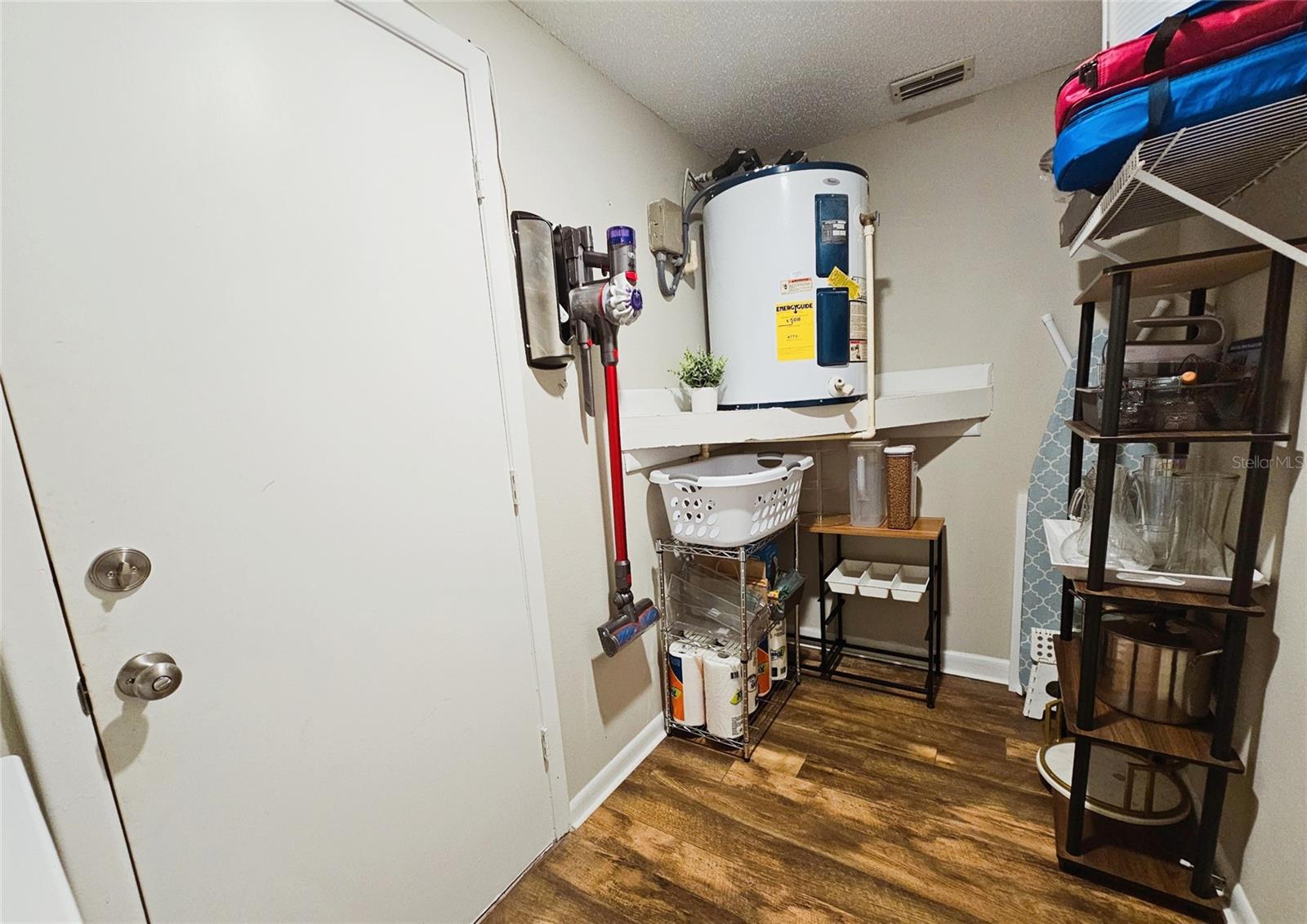 LOGAN GATE VILLG PH III UN 4 - Residential