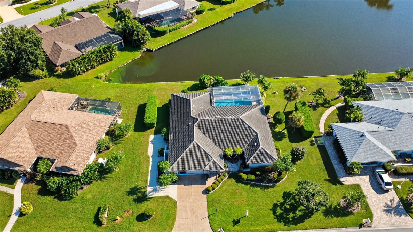 6994 COUNTRY LAKES CIRCLE