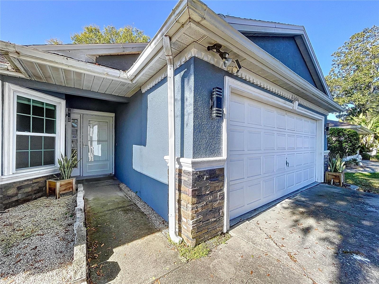 8600 BERKLEY DRIVE
