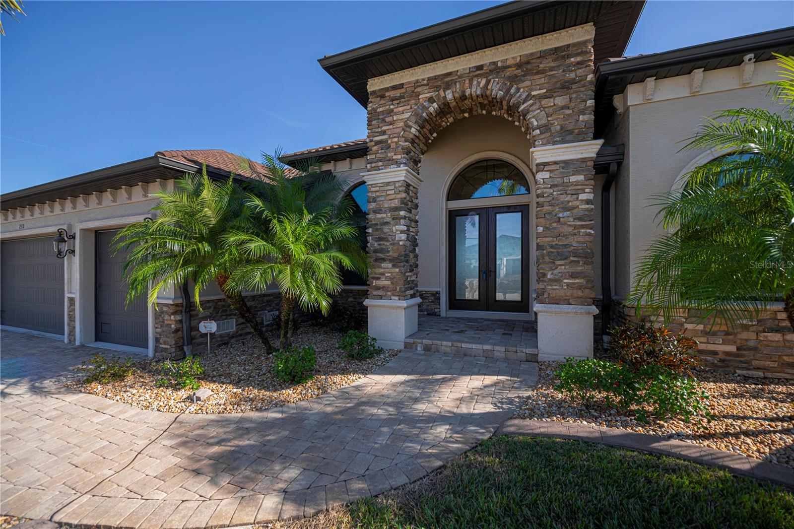 PGI 015 0284 0027 PUNTA GORDA ISLES SEC 15 BLK 284 - Residential