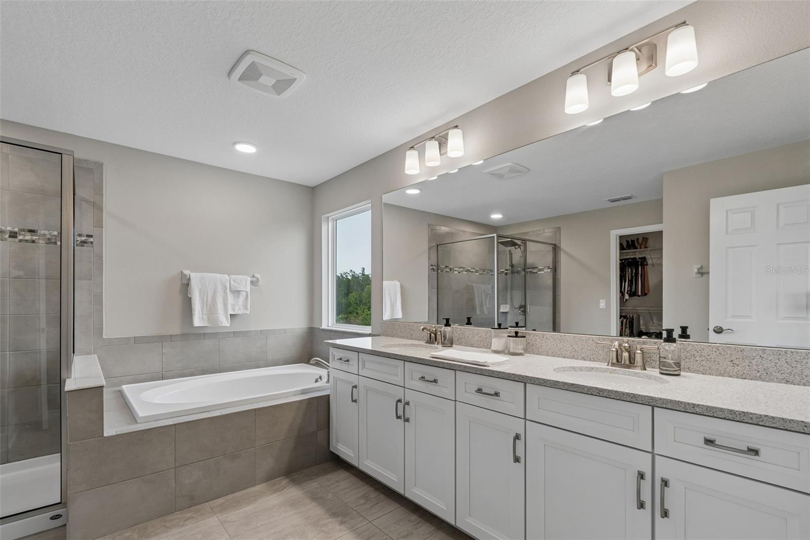 WHISPERING OAKS PRESERVE PH 2 - Residential