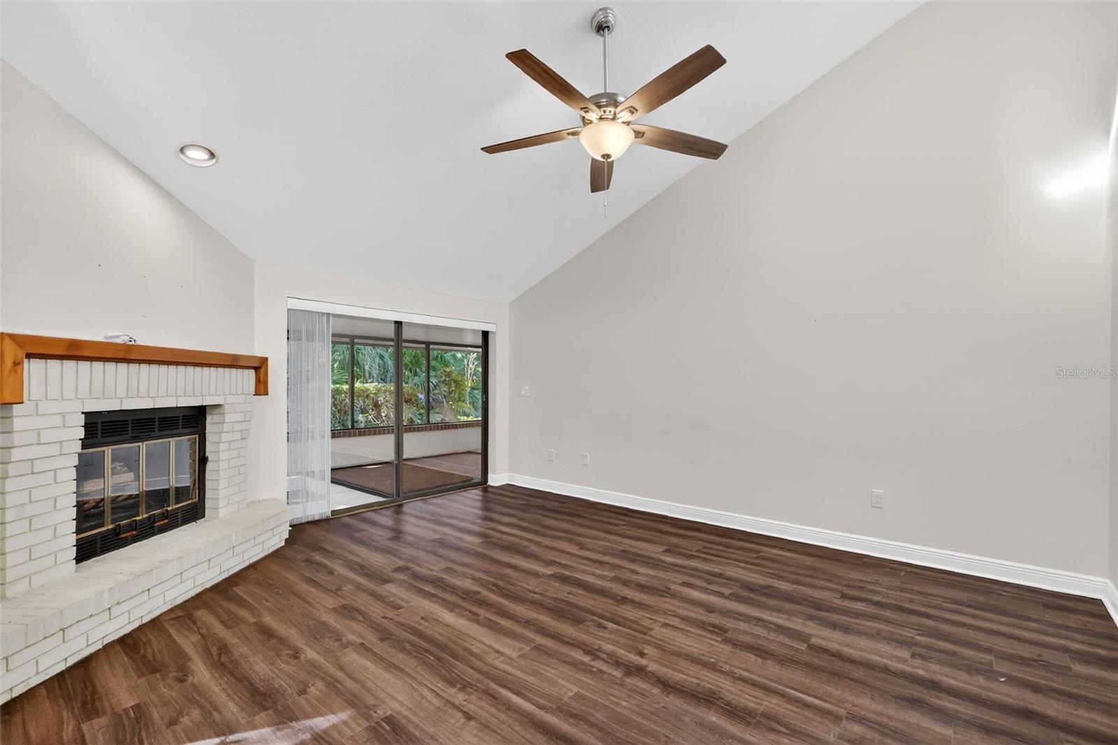 WATERWOOD TWNHS SUB - Residential