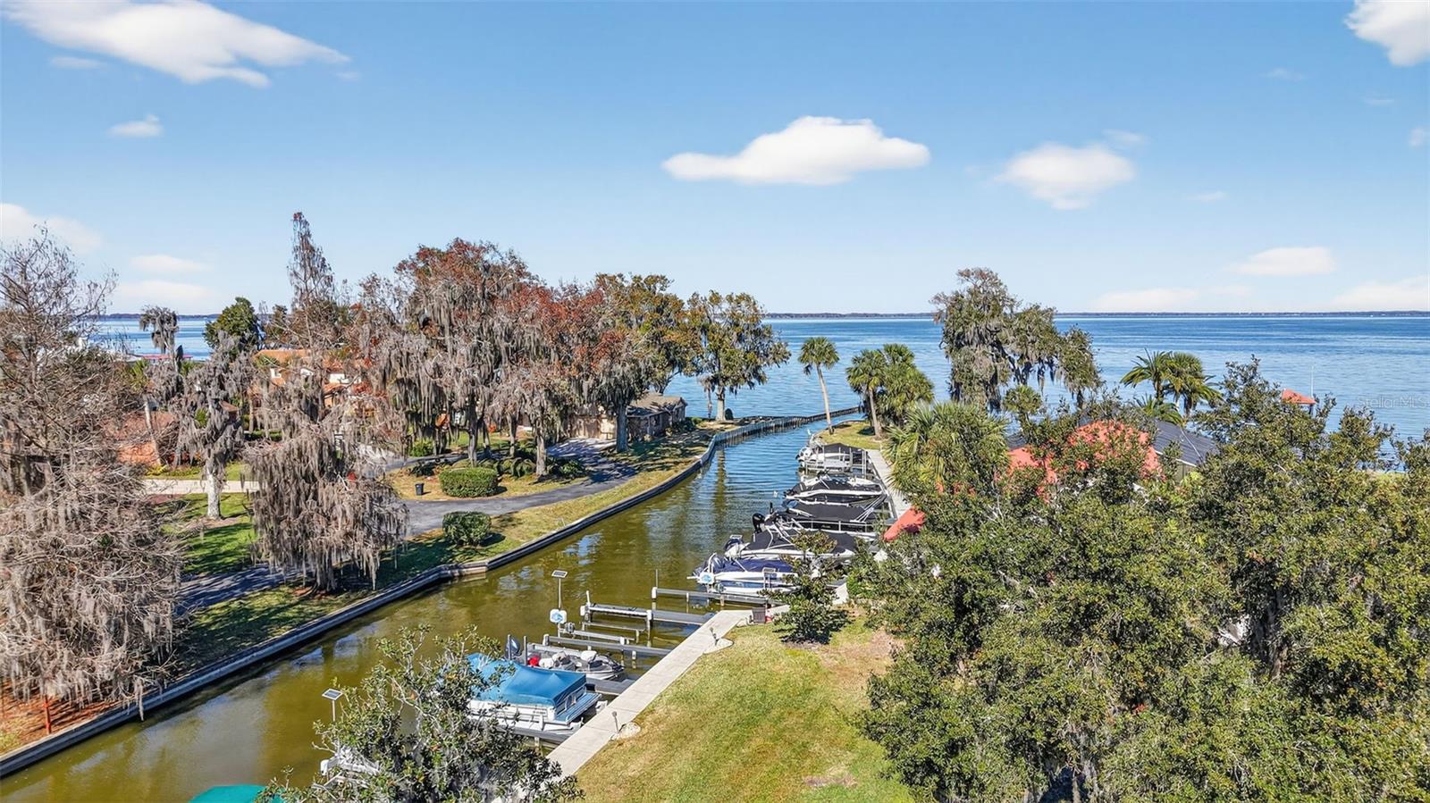 WATERWOOD TWNHS SUB - Residential