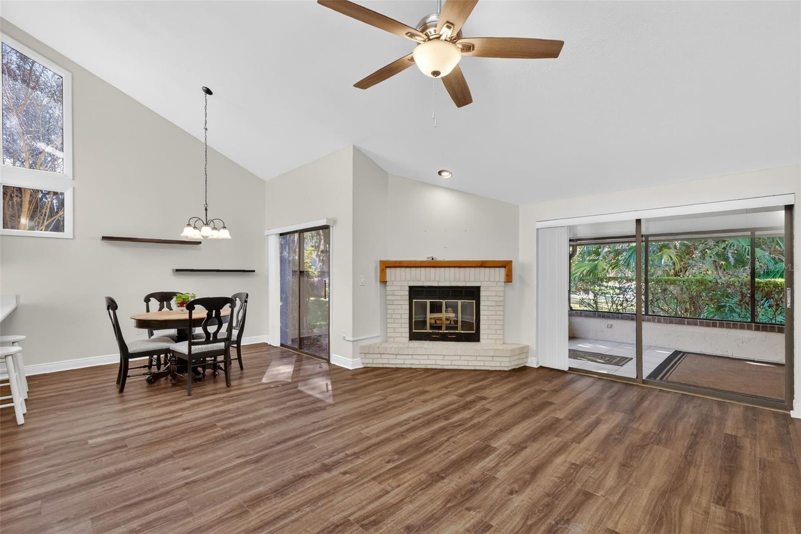 WATERWOOD TWNHS SUB - Residential