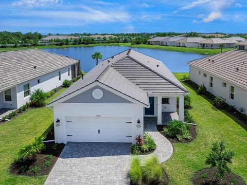 Photo of 18260 Vizcaya Court, Venice, FL 34293 (MLS # N6141656)