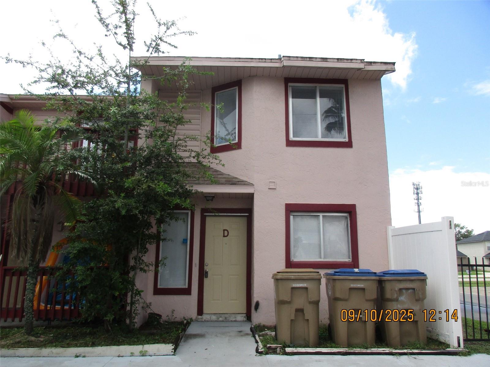 THIS 2 BEDROOM, 2.5 BATHROOM UNIT FEATURES NEW INTERIOR PAINTING, BRAND NEW REFRIGERATOR AND ALL NEW LAMINATE FLOORING UPSTAIRS. ALL BEDROOMS ARE LOCATED UPSTAIRS. THIS PROPERTY WONT LAST LONG! SCHEDULE YOUR SHOWING TODAY!
ATTACHED TO THE LISTING IS THE RESIDENTIAL CRITERIA AND APPLICATION.