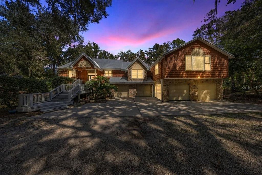 Photo of 10661 N Sunflower Point, Crystal River, FL 34428 (MLS # TB8437782)