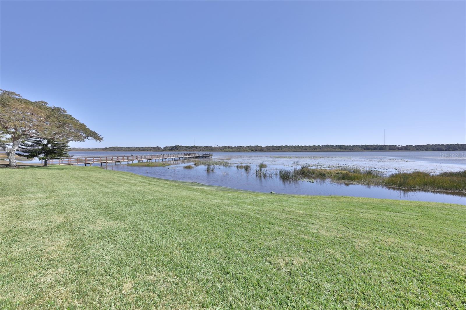 TOWNHOMES OF LAKE SEMINOLE - Residential