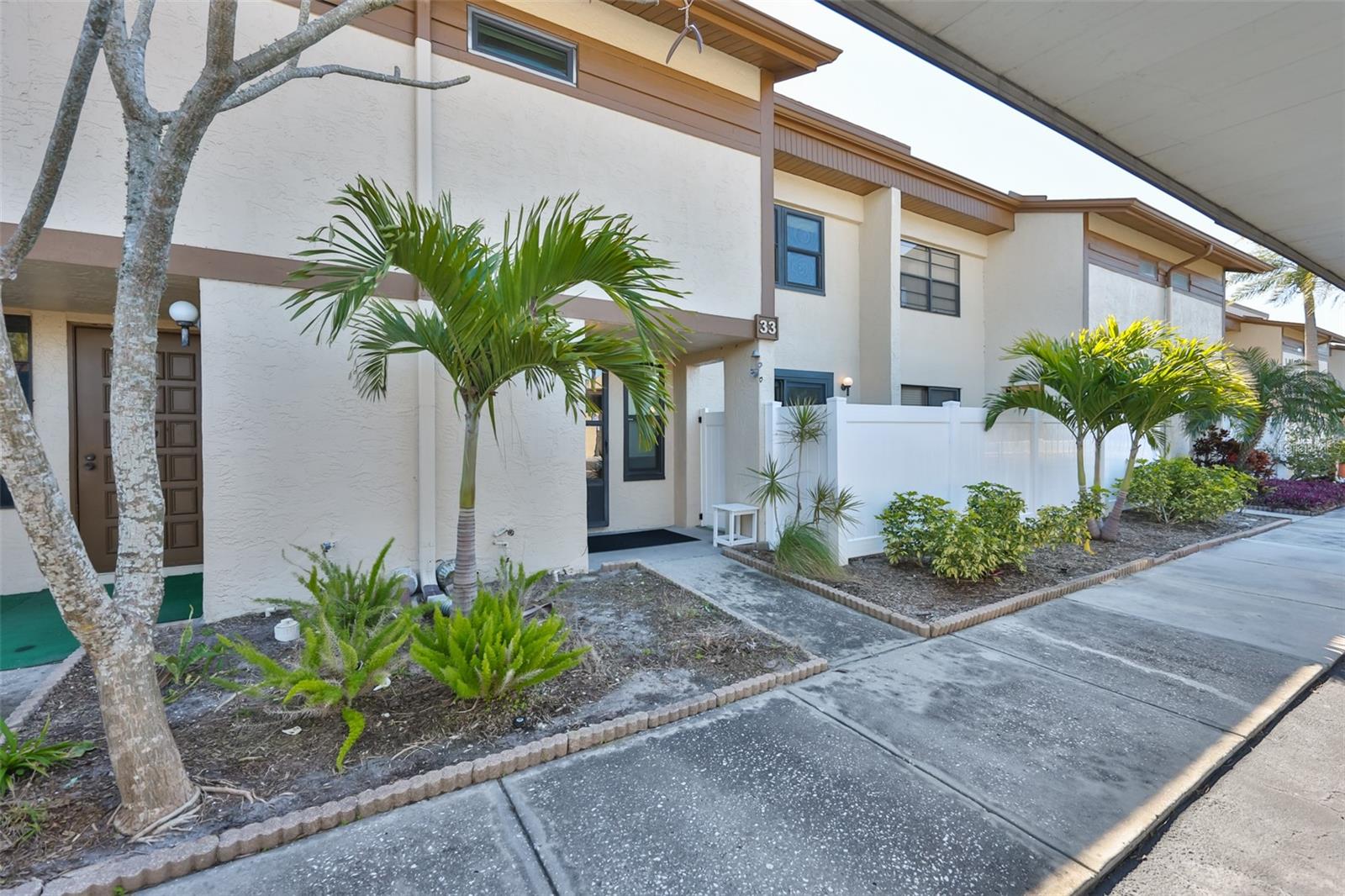 9209 SEMINOLE BOULEVARD 33