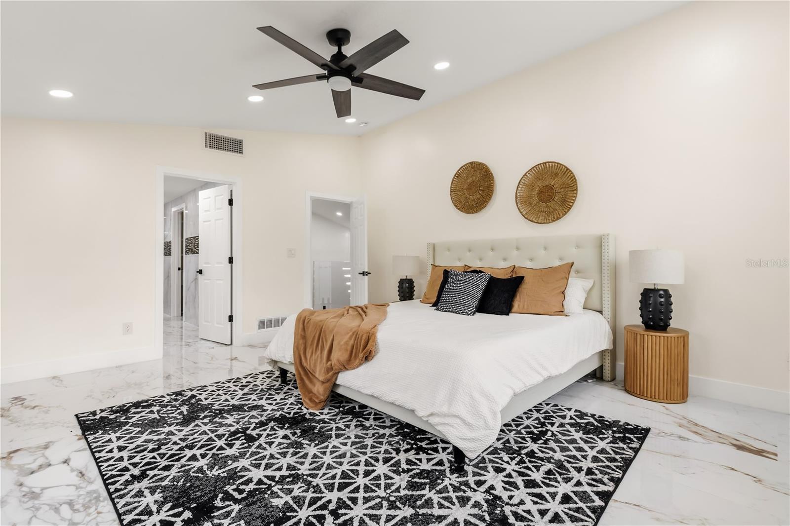 WINDERMERE TOWN - Residential