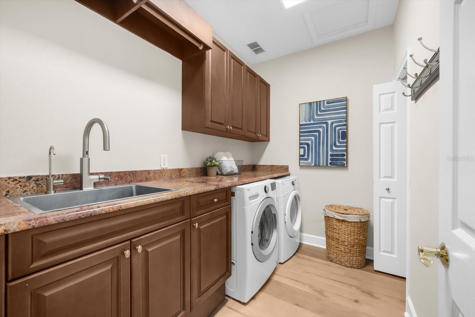 MANNING OAKS - Residential