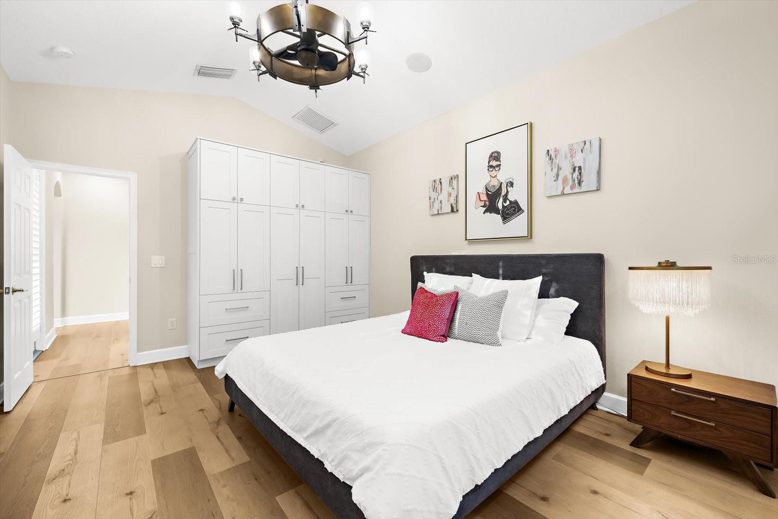 MANNING OAKS - Residential